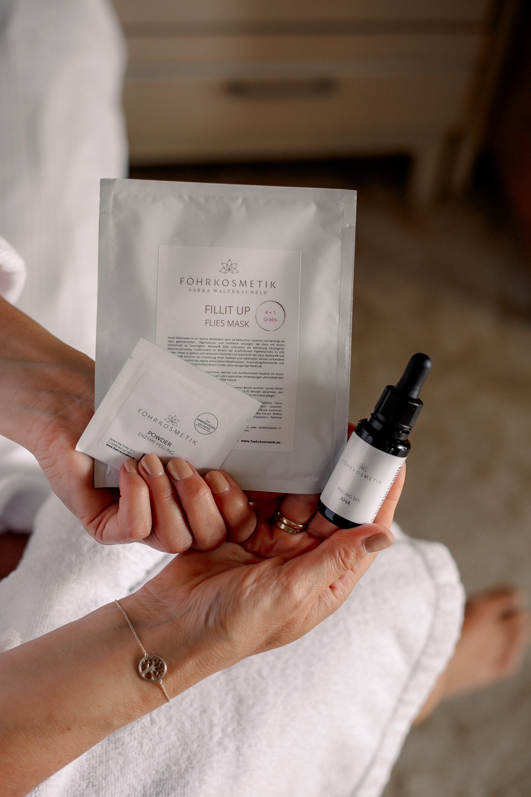 FILL IT UP FLIES MASK